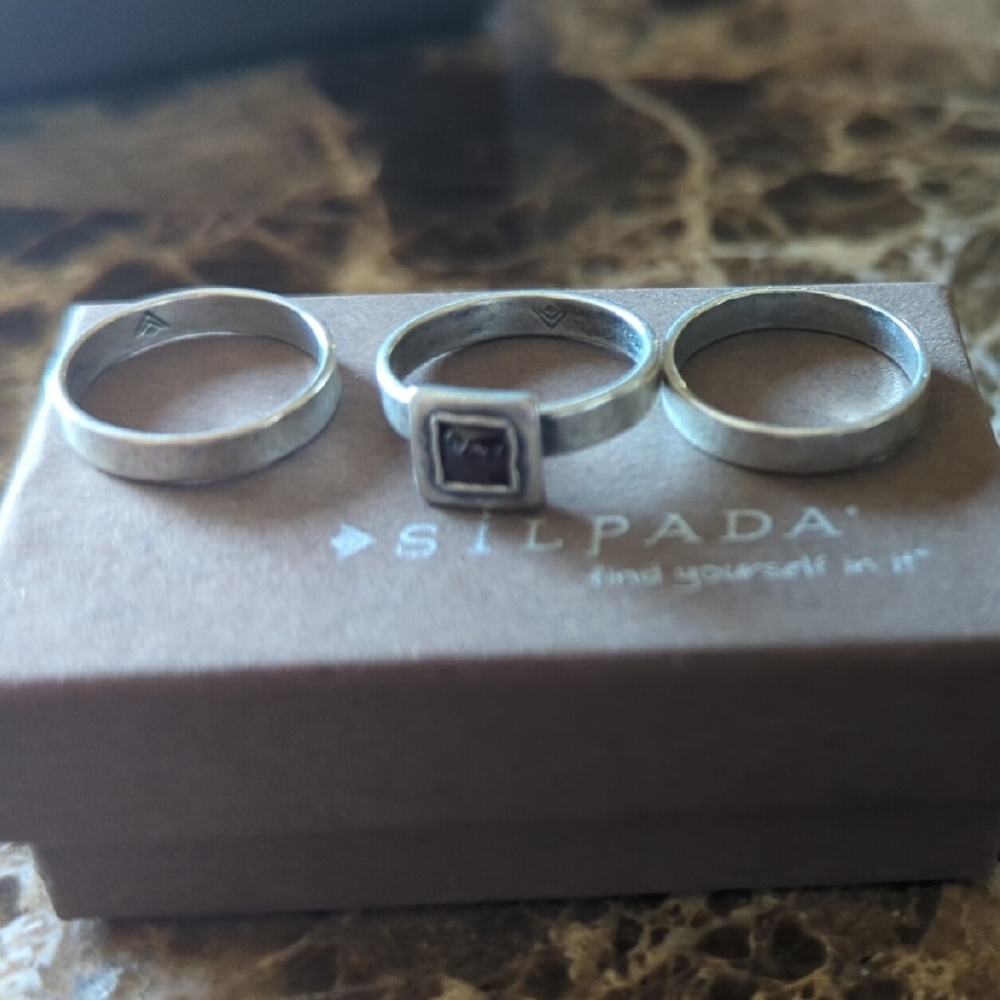 Silpada Silver Ring Set with Dark Stone